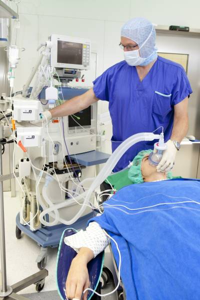Recrutement en Intérim d'un(e) infirmier(e) anesthésiste IADE pour établissement santé sur Marseille